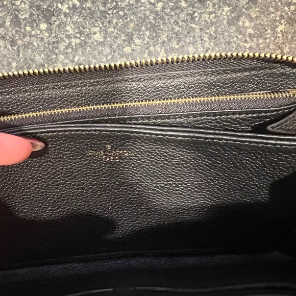 black zippy Louis Vuitton wallet - Picture 6 of 8